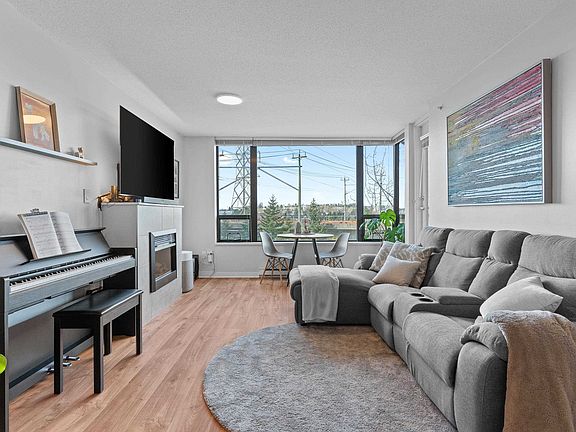 3rd image of 4118 Dawson St #501