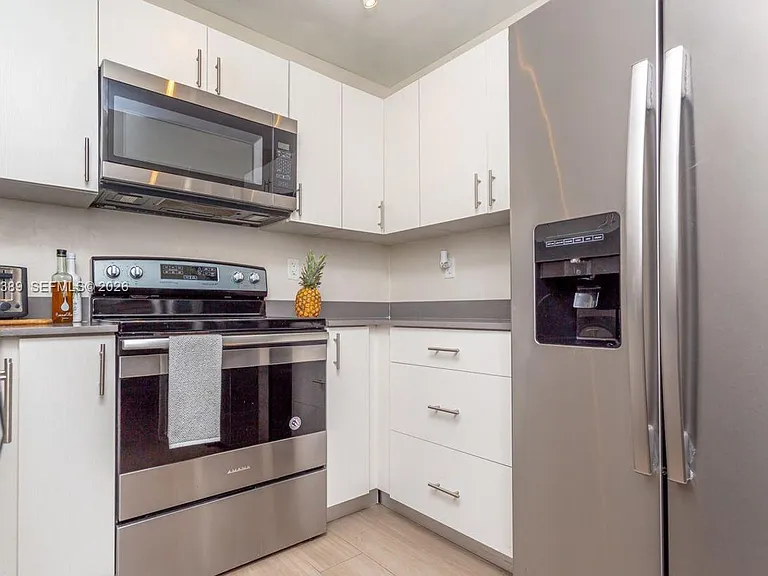 800 S Dixie Hwy #106 — Photo 14