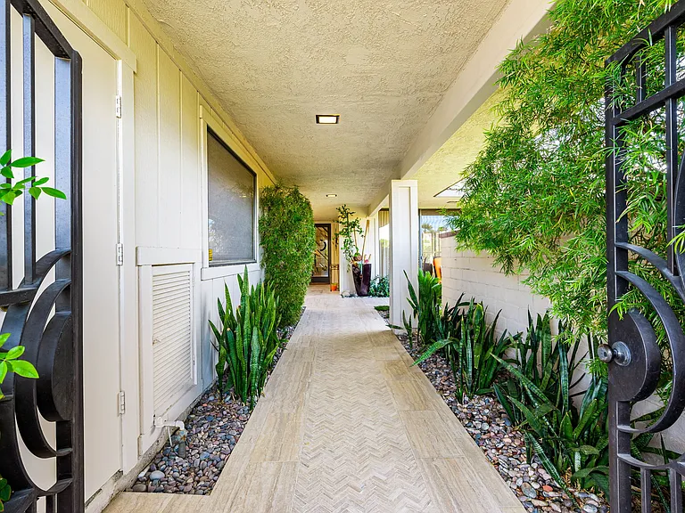 1 Briarcliff Ct — Photo 15