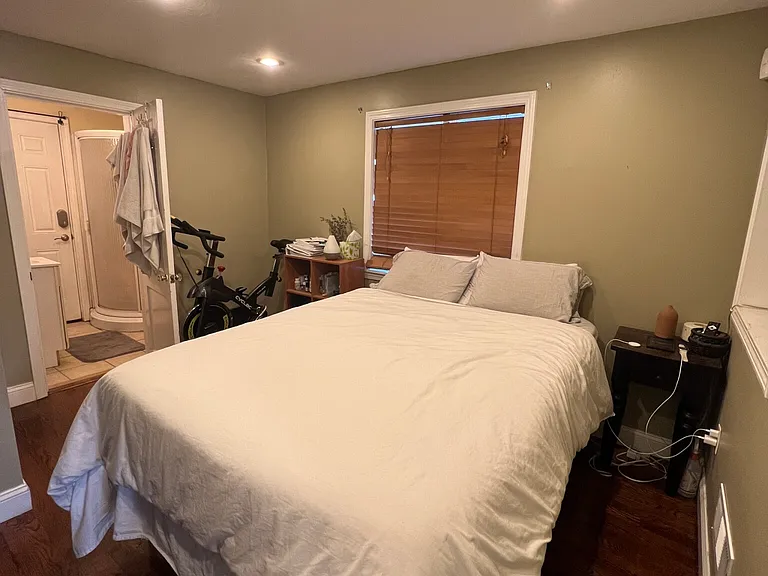 735 Somerville Ave #1 — Photo 7