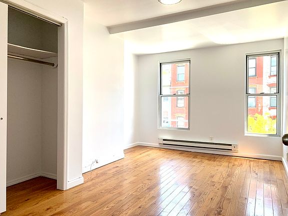 5th image of 214 Bedford Ave