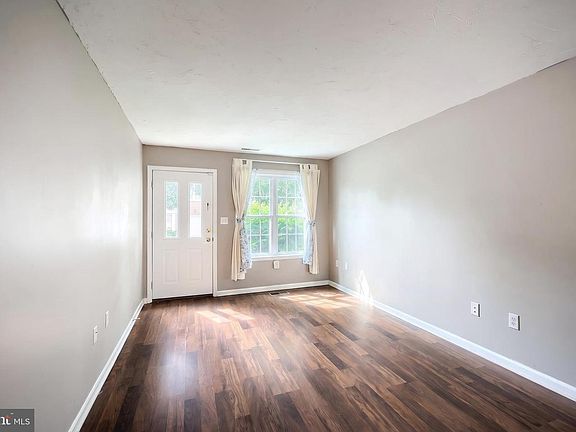 5th image of 3576 Mark Dr #3576