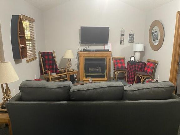 3rd image of 25 Cumberland Ter