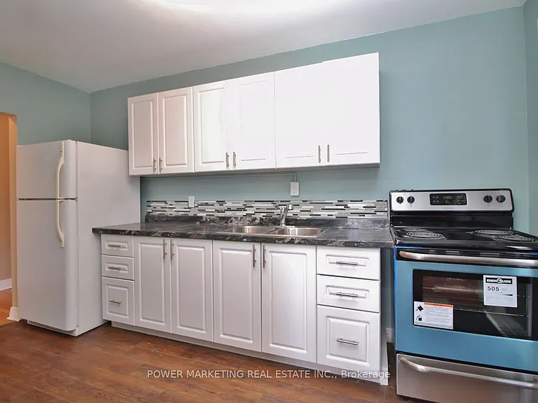 885 Maitland Ave — Photo 3