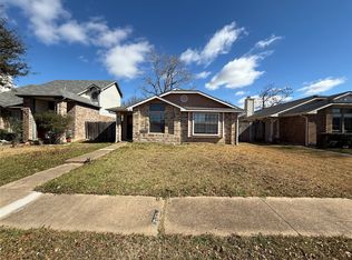 606 Las Brisas Dr, Mesquite, TX 75149