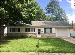 1175 Swallow Ln, Florissant, MO 63031