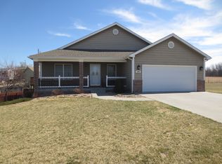 1008 Wilson Cir, Manhattan, KS 66502