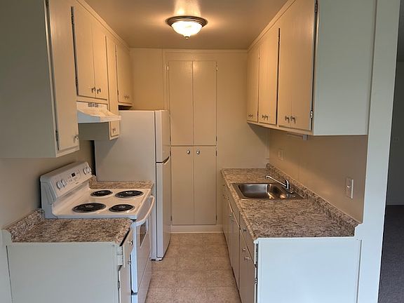 2nd image of 208 Holly Ave #Addaca25c