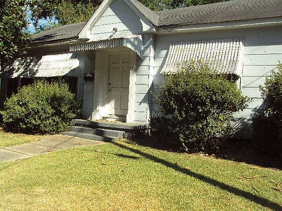 3rd image of 321 Stewart Ave