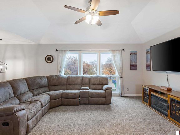 5th image of 13626 Redwood Cir
