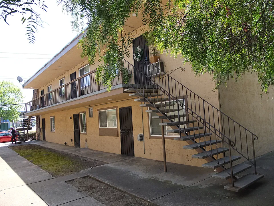 End View of the Building "2117 Hartnell St."