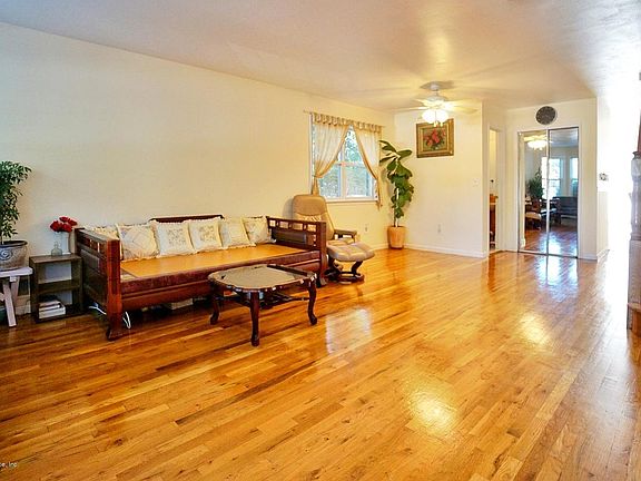 3rd image of 465 Collfield Ave