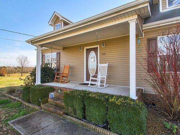 3rd image of 112 Broomsage Cir