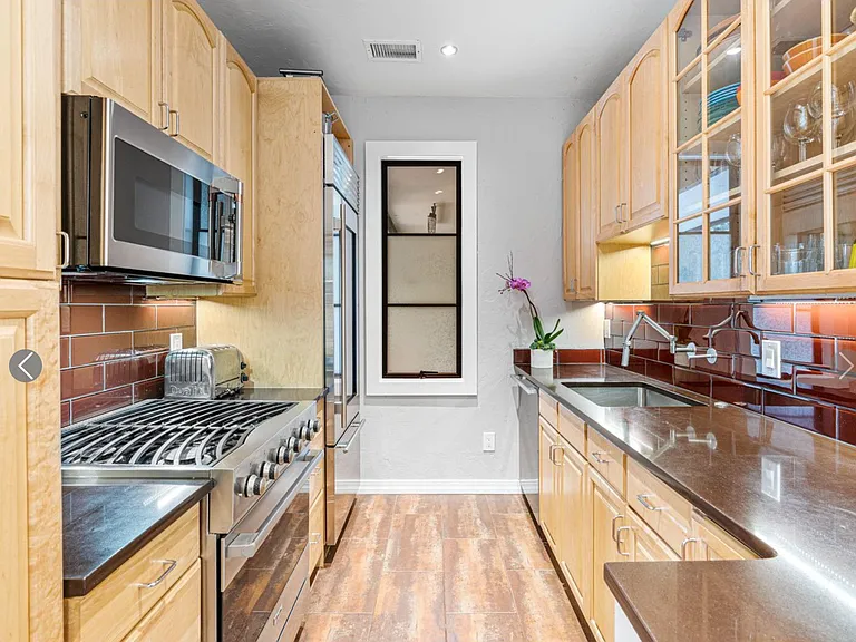 Guest House Kitchenette