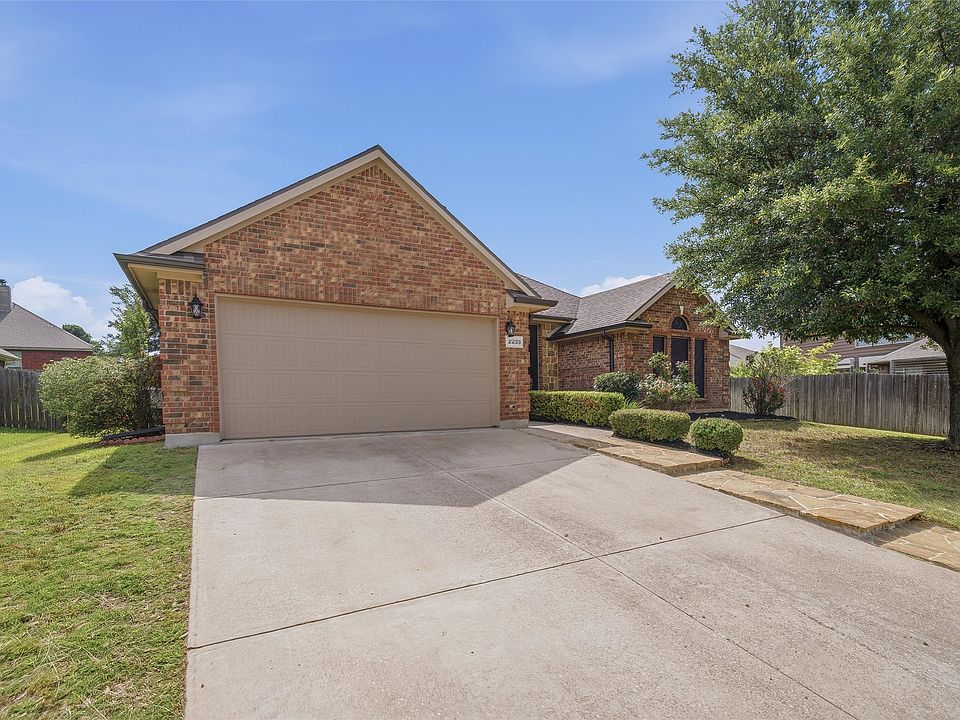 1st image of 2233 Caroline Dr