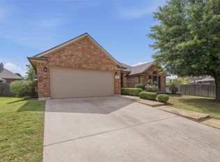 2233 Caroline Dr, Weatherford, TX 76087