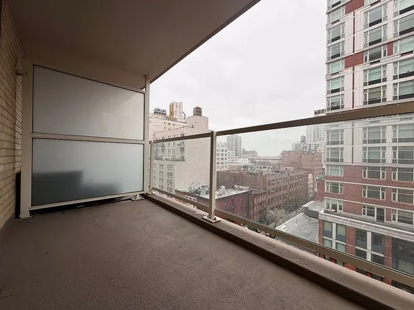 370 E 76th St APT B1102, Manhattan, NY 10021
