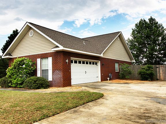 3rd image of 111 Autumn Way