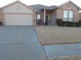 18009 Cerrado Cir, Edmond, OK 73012