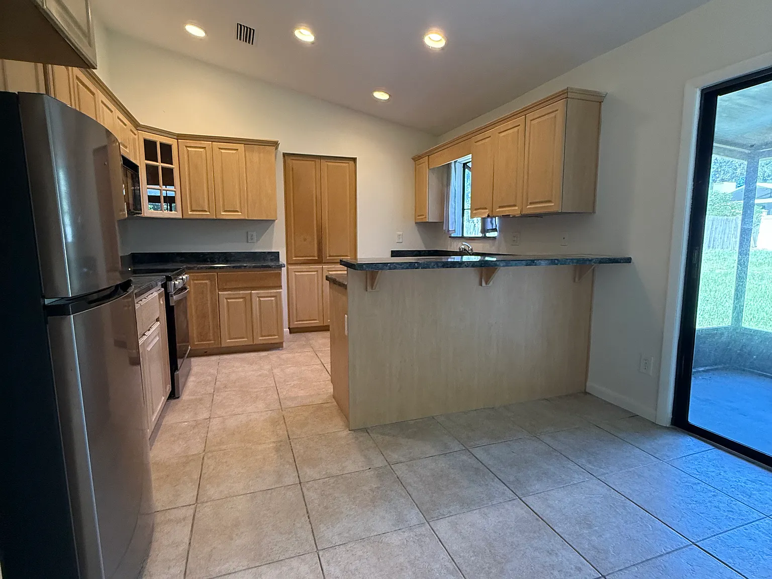 3 bed, 1108 sqft, $2,495 — Photo 4