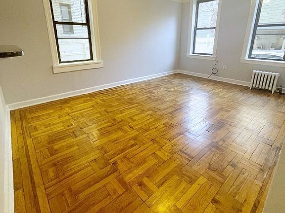 2nd image of 31-17 Crescent St #1R