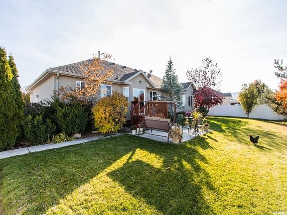 3rd image of 4546 Park Hollow Ln