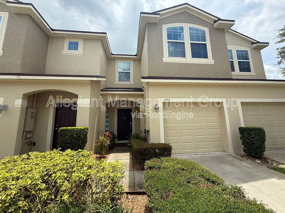 1589 Plumeria Pl