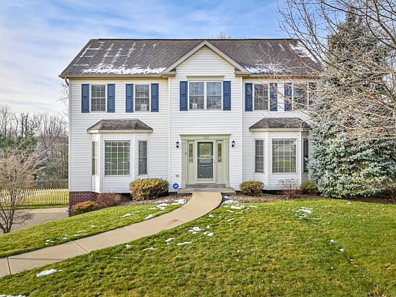 2nd image of 100 Autumn Hill Dr