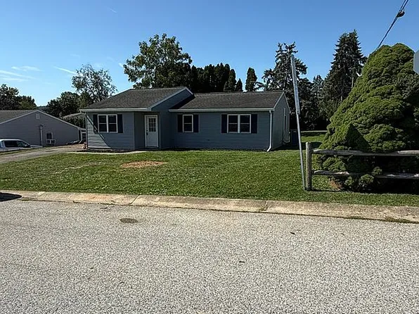 100 Crystal Dr, Wrightsville, PA 17368