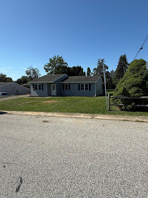 100 Crystal Dr - Property Image
