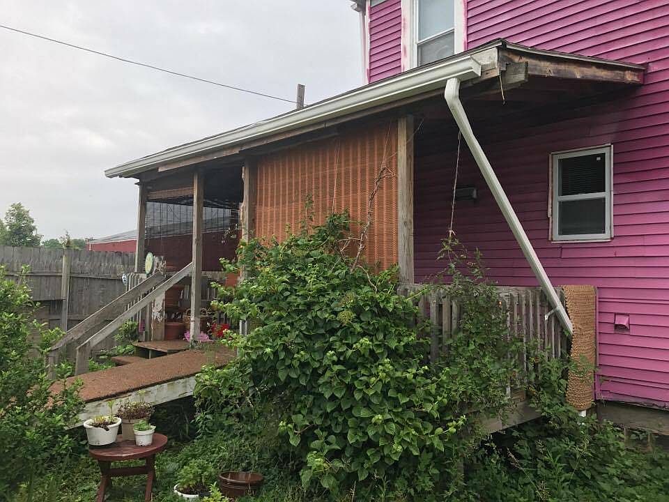 1st image of 270 Laurel St