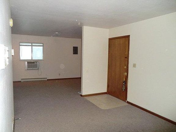 2nd image of 713 Cedar Dr APT 14