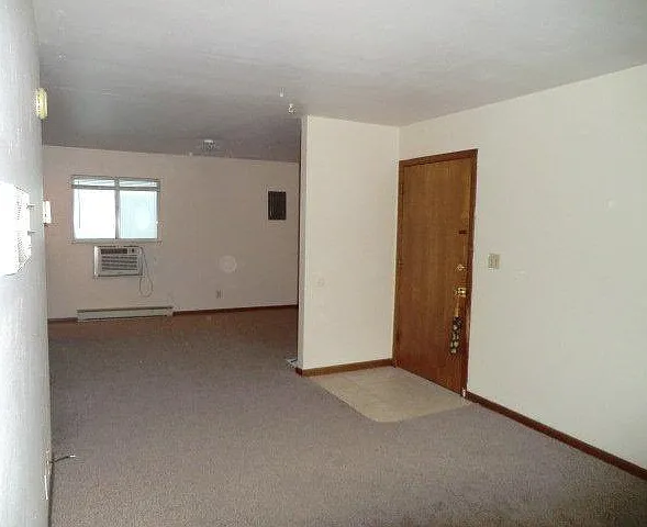 713 Cedar Dr #14 — Photo 2