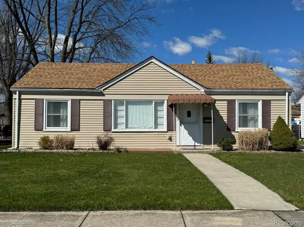 26285 Normandy St, Roseville, MI 48066