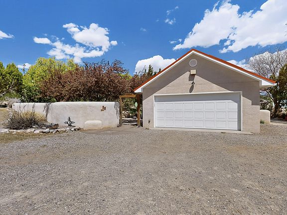 3rd image of 56 Western Saddle Dr