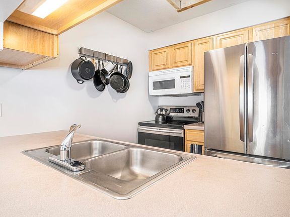 3rd image of 1713 Woodward Ave