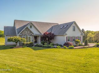 70 Vanvranken Rd, Clifton Park, NY 12065