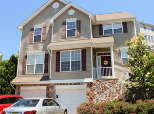 282 Winding Hill Dr, Hackettstown, NJ 07840