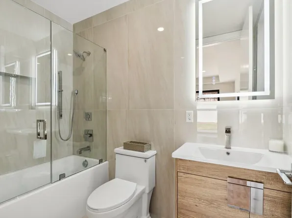 220 Freeman Avenue image 27 of 47