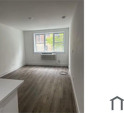 4th image of 903 Eagle Ave #2B