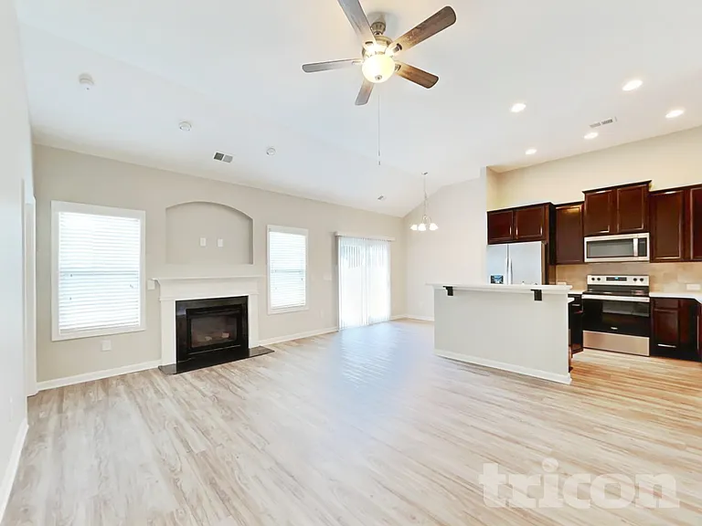 112 Oldham Way — Photo 4