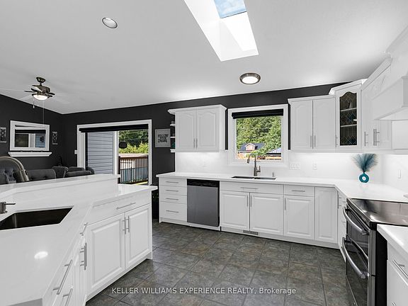 4th image of 4 Downer Cres