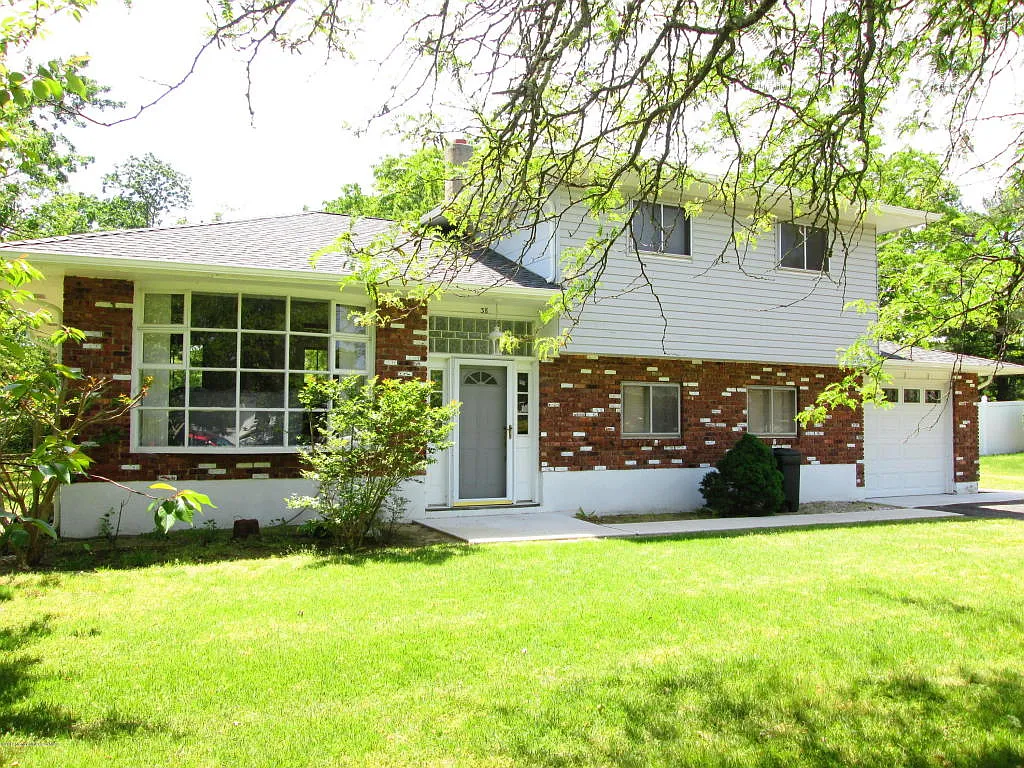 38 Vivian Ct photo 1