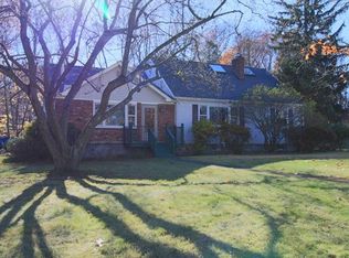 4 Hillcrest Rd, West Nyack, NY 10994