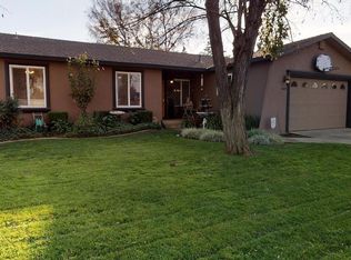 1682 Dennis Ave, Clovis, CA 93611