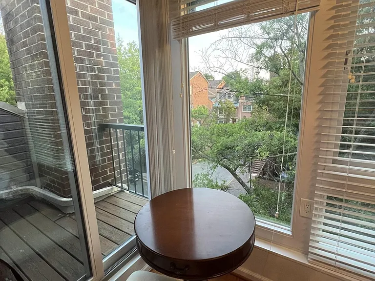 633 N Tazewell St #633 — Photo 4