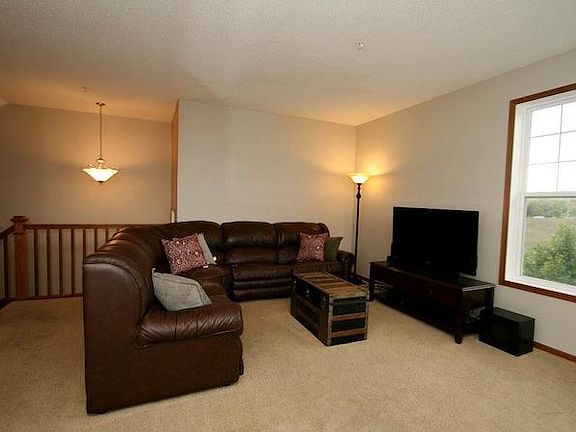 4th image of 11919 Emery Village Dr N