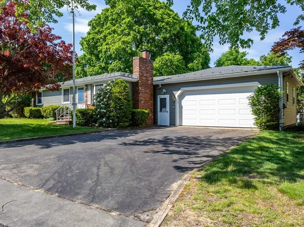 68 Redwood Rd, Somerset, MA 02726