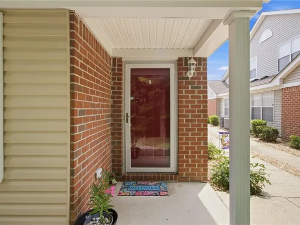 713 Oak Mill Ln, Newport News, VA 23602