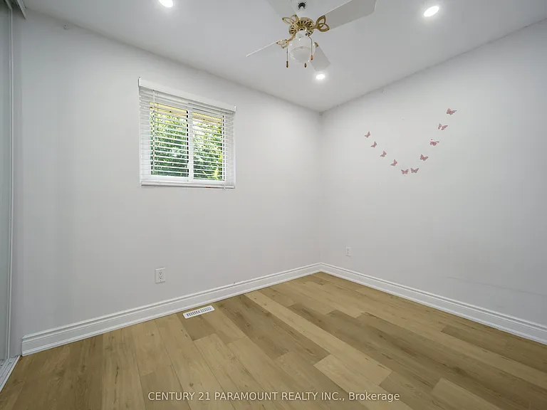 11 Gondola Cres — Photo 16